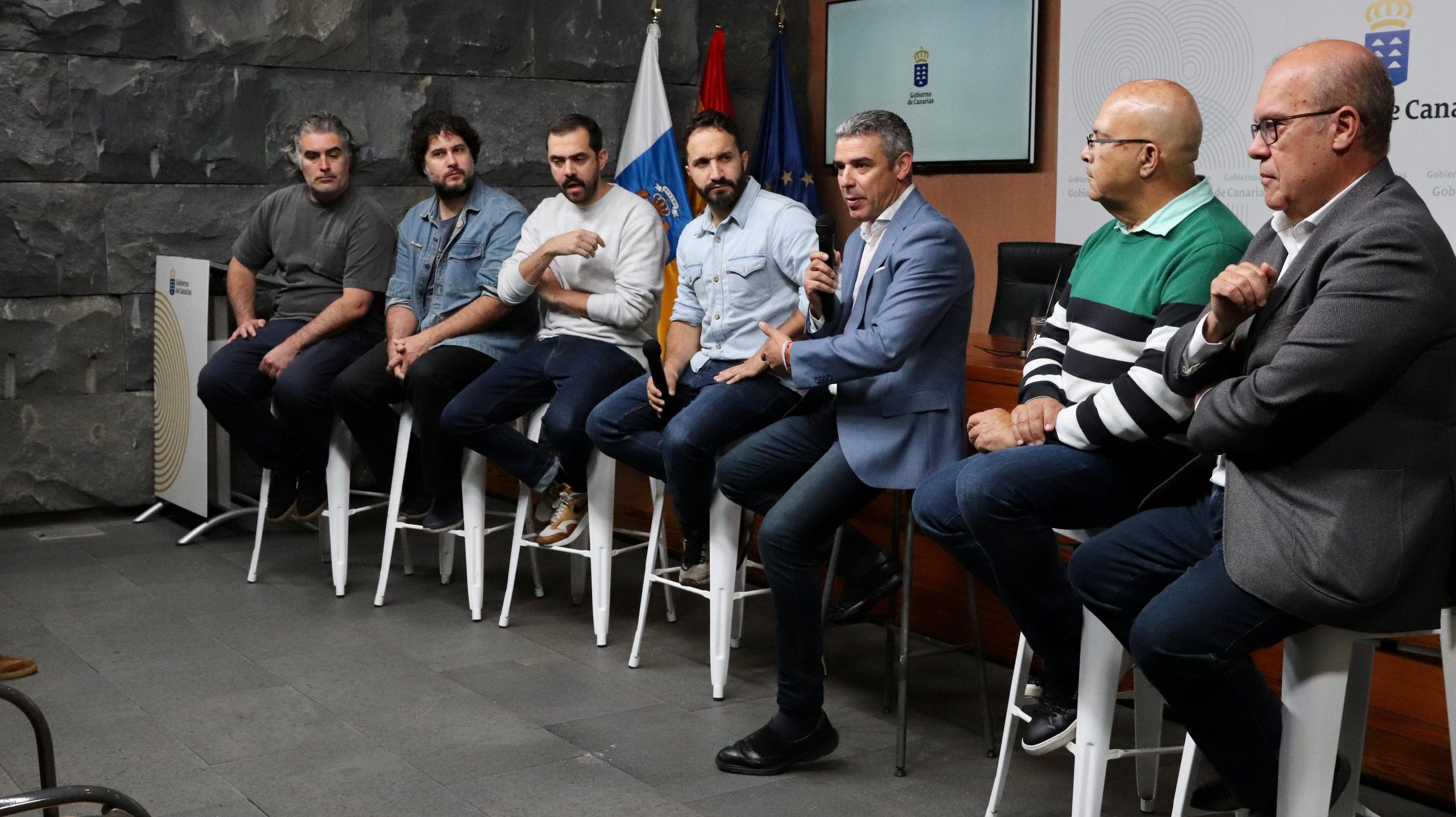 ‘Consume local o nos vamos a la mierda’, la impactante campaña del Gobierno por la defensa del sector primario